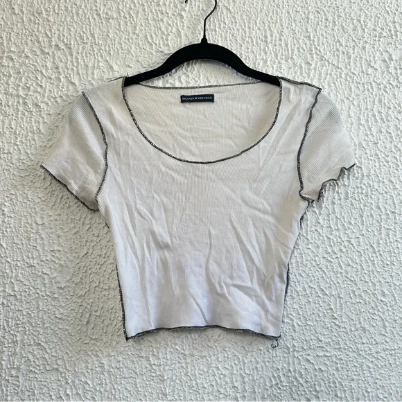 Brandy Melville White and Black Trim Crop Top - Picture 1 of 4